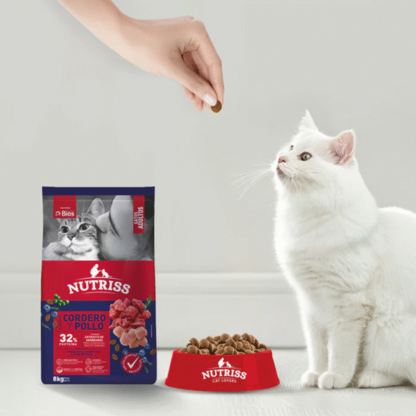 Nutriss Gatos Adultos Cordero y Pollo | Control de bolas de pelo, taurina y omega 3-6 • Discontegral Ibagué y Tolima - Imagen 2